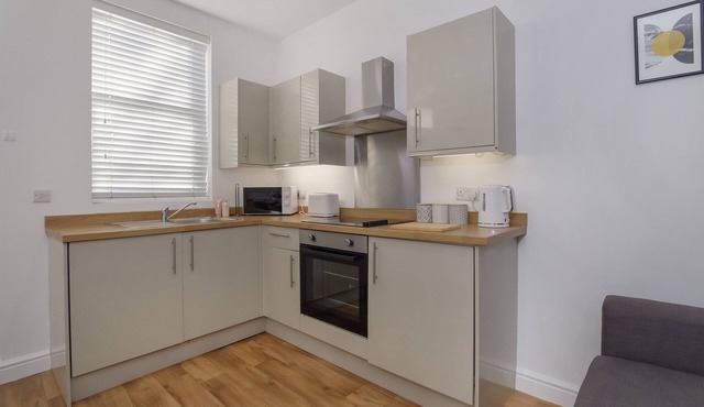 Henry Court Apartment 2 - sleeps 4 guests in 1 bedroom