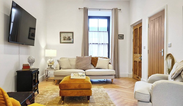 Henry House - UK39786