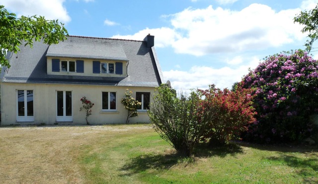 Hent Meur, family home