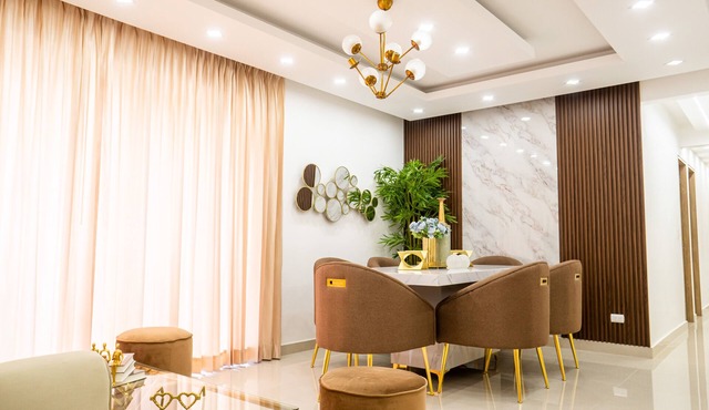 Hermosa Torre Céntrica