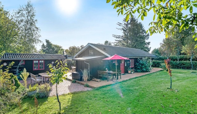 "Heraldine" - 400m from the sea by Interhome