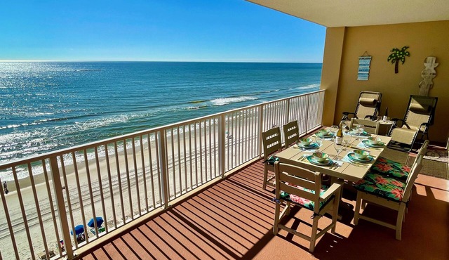 HERE'S THE ONE! FIVE STAR RATINGS! CLEAN, BEACHFRONT LUXURY WITH VIEWS GALORE!