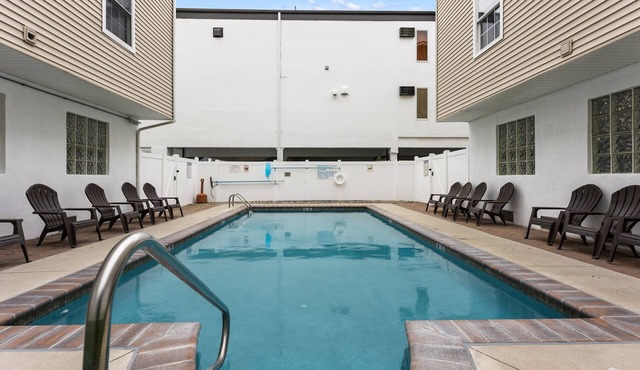 HERE'S THE ONE! #POOL#DECKS#GRILLS! 1/2 BLK 2 BEACH! AUG WEEKS! MAY/SEPT WKENDS!