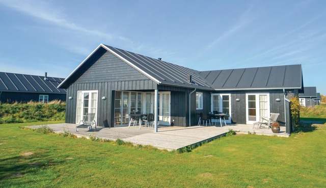 Here you can expect a beautifully furnished vacation home in a fantastic location.