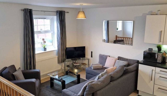 HEREFORD – Robin Coach House: Modern 2-Bed with Parking on City Outskirts