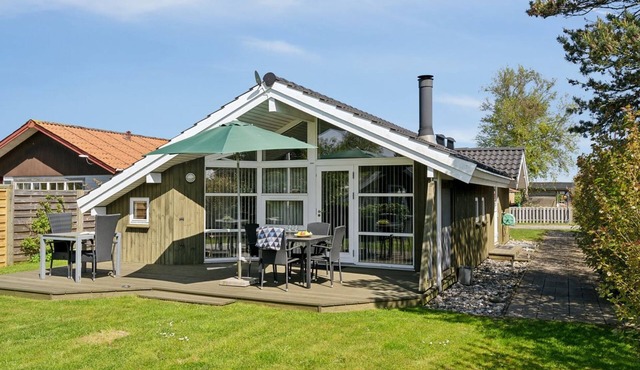 "Hereth" - 100m from the sea by Interhome