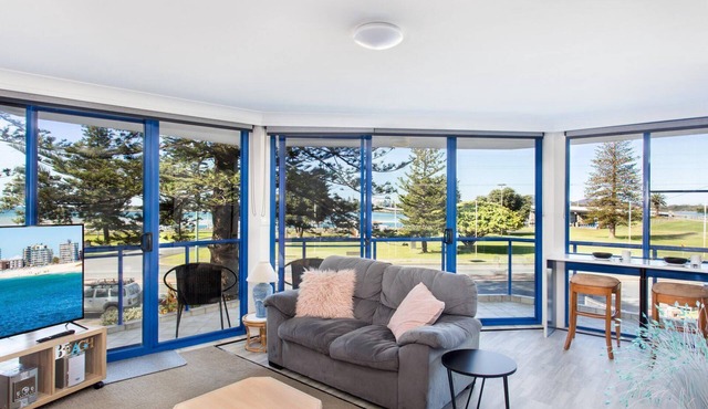 Heritage 202 wonderful water views, air-conditioning and Wi-Fi