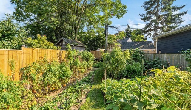 Heritage 3BR Etobicoke Gem, Sherway Gardens, BBQ