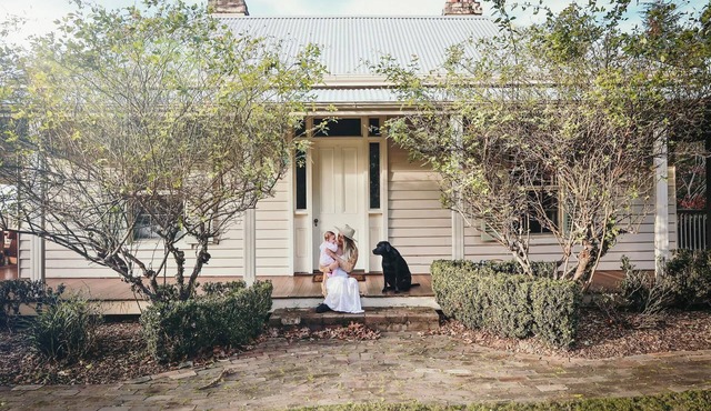Heritage Farmhouse With Fireplace and Pool