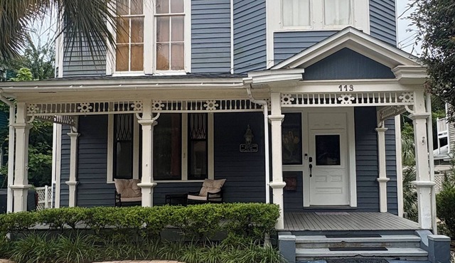 Heritage Hideaway- 5bed/3.5bath nHistorical house with modern amenities
