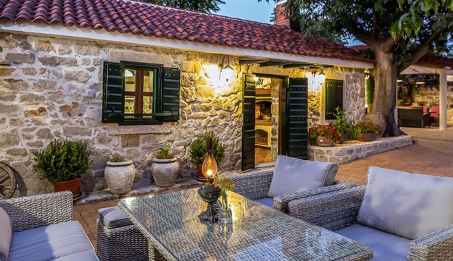 Heritage Hotel & Estate Raznjevica Dvori AD 1307