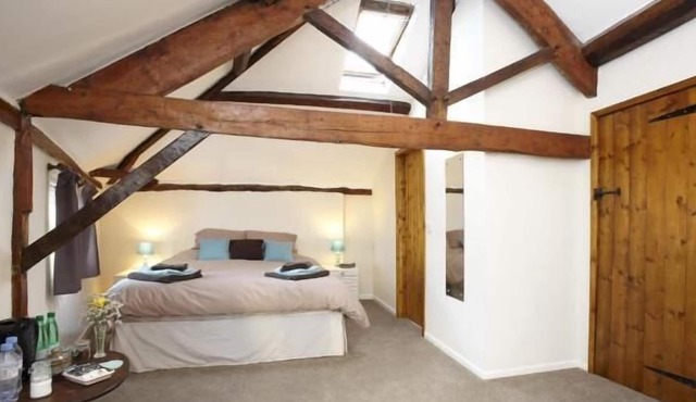 Heritage House room 2