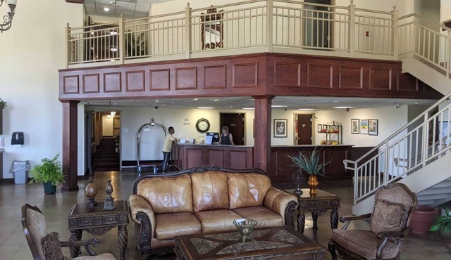 Heritage Inn & Suites