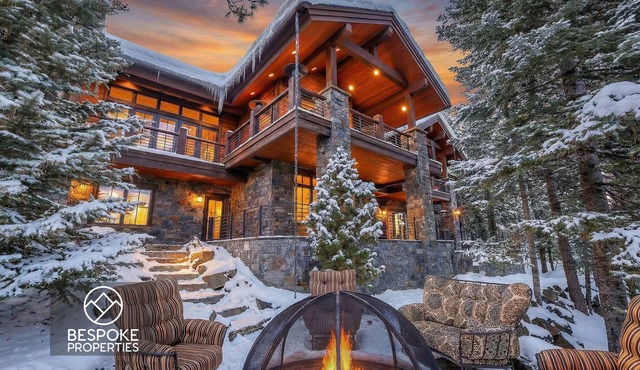 Heritage Lodge - 6,500sqft - 5 King Suites - Theater, Bar, Spa