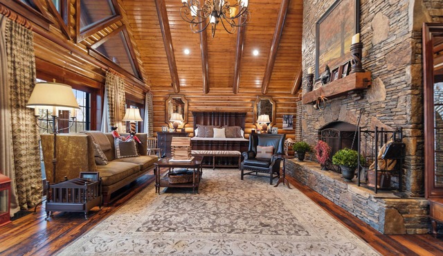 Heritage Lodge - New!