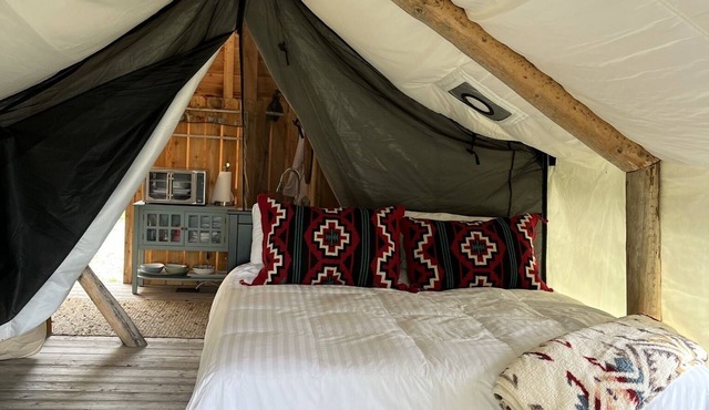 Heritage Ranch 'Sacajawea' Glamping Tent (4)