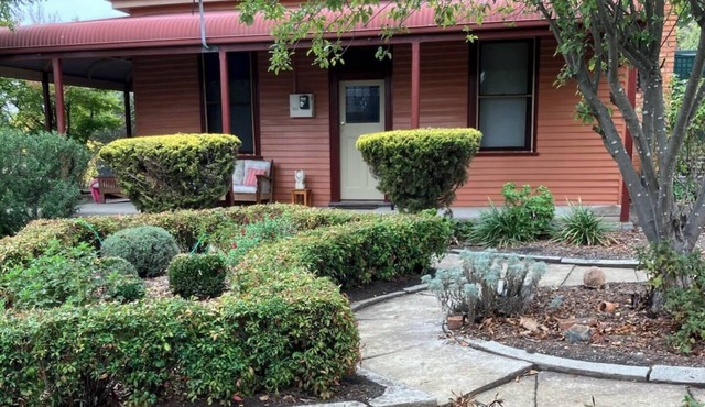 Heritage, renovated, miners Cottage in Clunes
