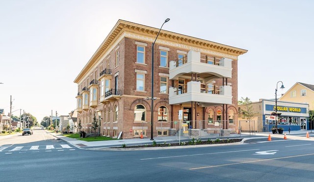 Heritage Rideau 1Br Apartment. Free Parking