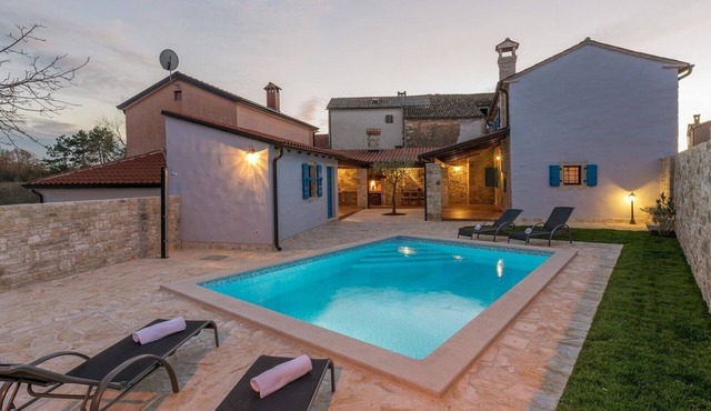 Heritage Villa Croc with pool