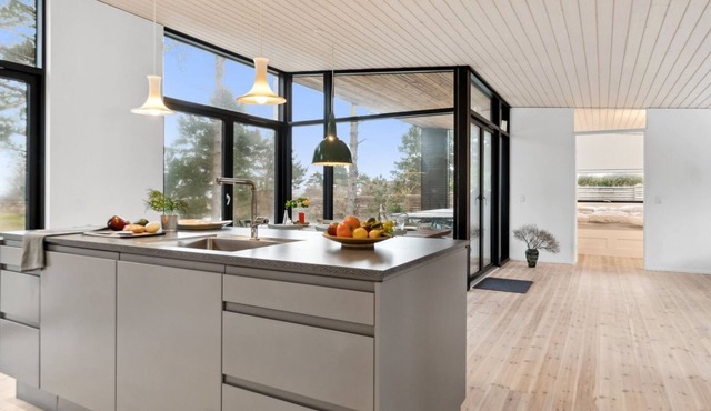 "Herlugh" - 10m from the sea by Interhome