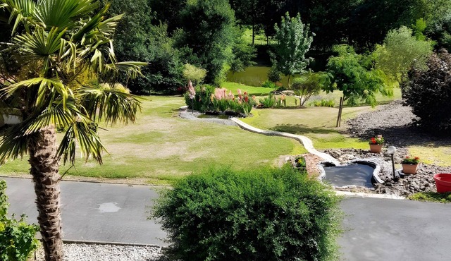 Hermès Room near Puy du Fou – Private Bath, Garden Access, Breakfast Included