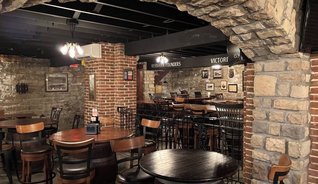 Hermann Crown Suites