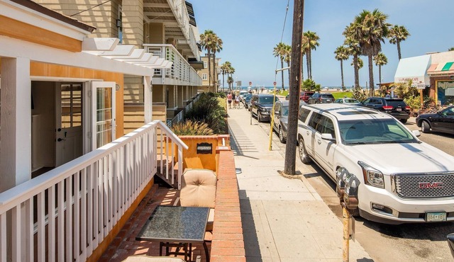 Hermosa Beach Classic 3 Bedroom 2 Bath Bungalow 1/2 block to beach 5 Star