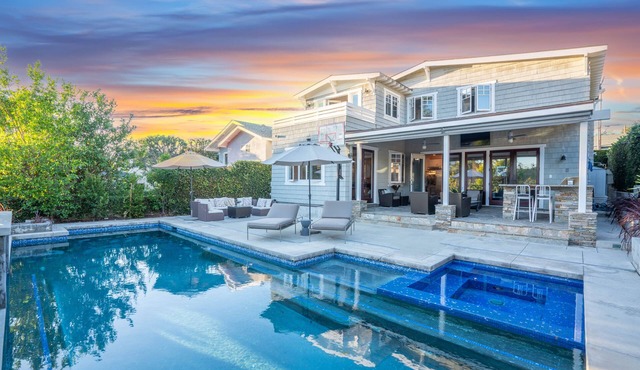 Hermosa Beach Oasis with Pool & Jacuzzi - Private!
