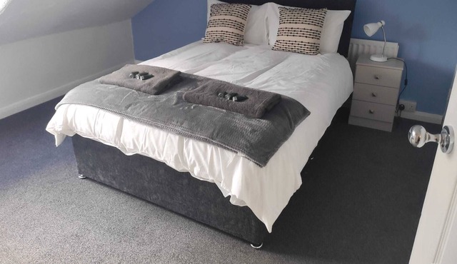 Hermosa House (Large property, central location)