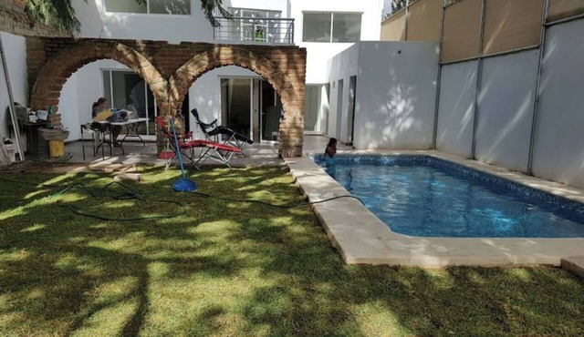 Hermosa Residencia, con Alberca Templada Privada!
