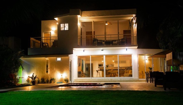 Hermosa villa en el exclusivo complejo Metro Country Club