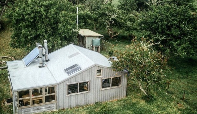 Hernani Wilderness Hut: WeilHouse Living