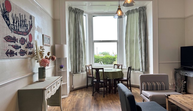 Herne Bay Ground Floor 1-Bed Flat with Direct Seaview and Private Front Garden