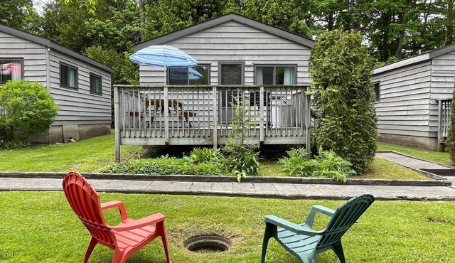 Heron-Cedar Garden Cozy Cottage #5 for a relaxing week of fun and adventure
