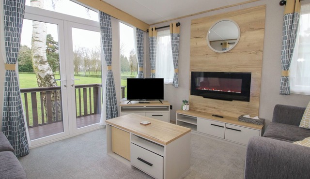 HERON, family friendly, character holiday cottage in Shobdon