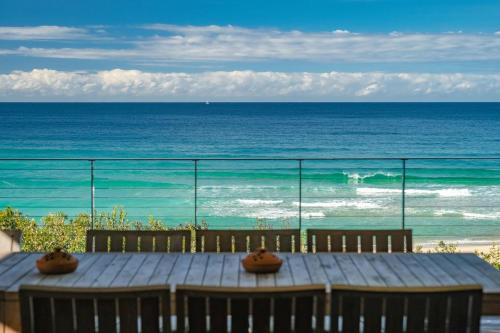 Heron House - Beachfront Blueys Beach