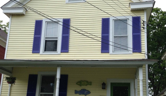 Heron House - short walk to beach and downtown