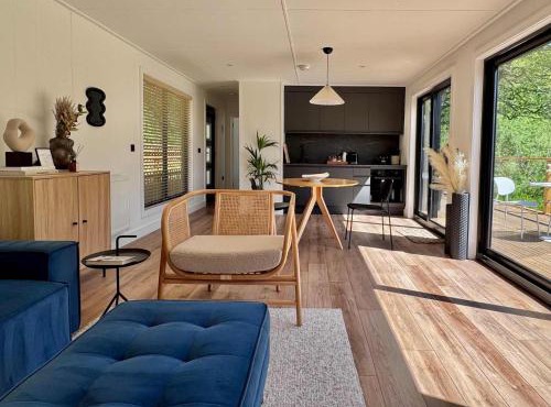 Heron - Luxurious Off-Grid Eco Cabin with River views