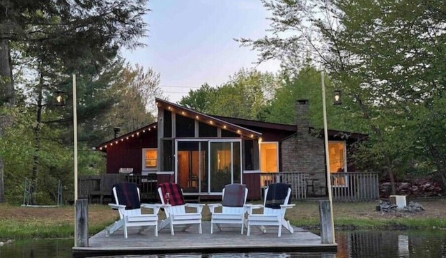 Heron's Hideaway: Stylish Lakefront 5 BR Home