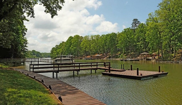 Heron’s Landing – Fire-pit, kayaks, & paddle board