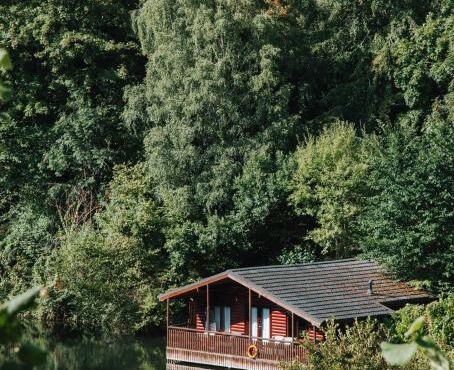 Herons Lake Retreat Hot Tub Lodges