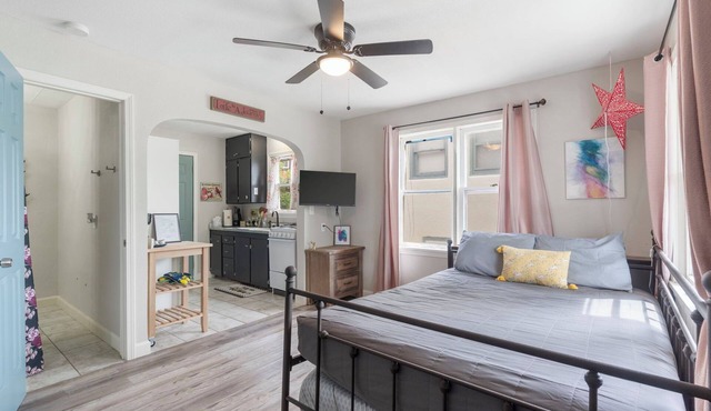 Herons Lake View Hideaway