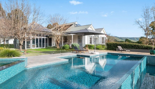 Heronwood - Lavish country retreat