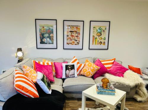 Hertford farm Woodland cabin pet friendly firepit bbq