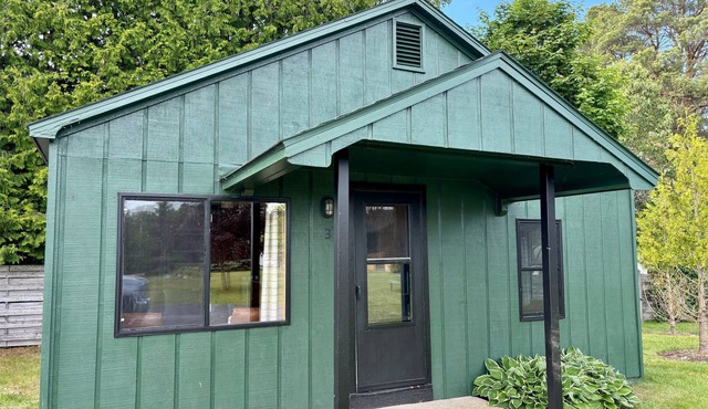 Hessel Bay Cabin 3: Lake Huron waterfront resort cabin sleeps 4. Boat slip available on site!