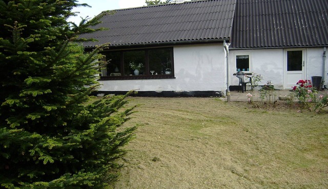 Hesselbjerg. Holiday home situated on the 1,500 m2 plot.