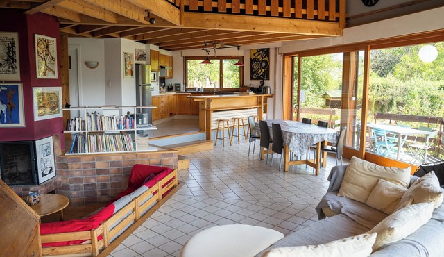 Hexagonal apartment with balcony and garden 3 minutes from the lake