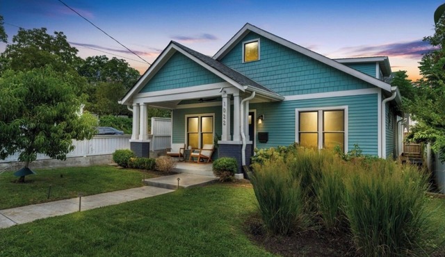 HGTV 12 South Bungalow - Walk to Coffee & Shops