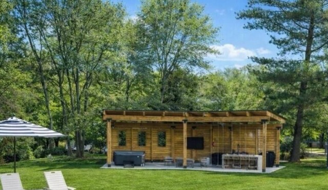 HGTV quality, private guest suite, country getaway with hot tub & fire pit