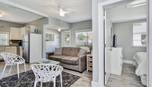 HGTV Worthy! 1BR/1BA Coastal Boutique Cottage. Sleeps 4. Steps to the Beach!